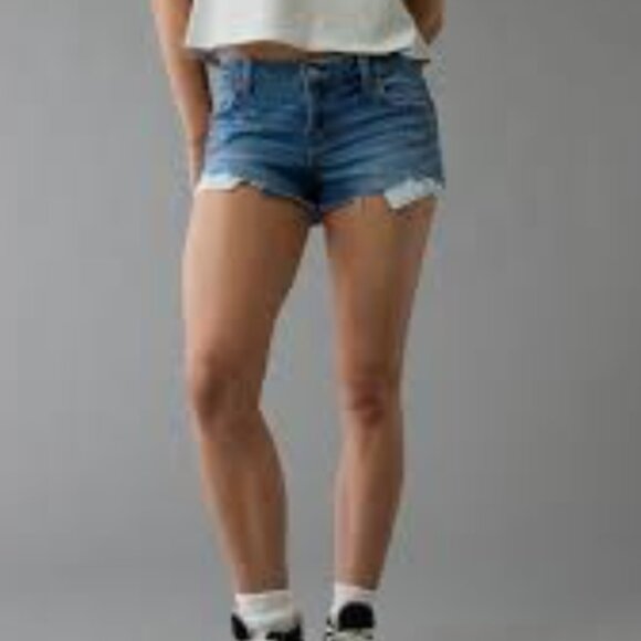 American Eagle Outfitters Pants - American Eagle Midi Jean Shorts Women's Size 6 Medium Wash Cute Distressed Hem